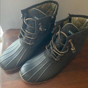 Sperry Women’s saltwater quilted duck boot